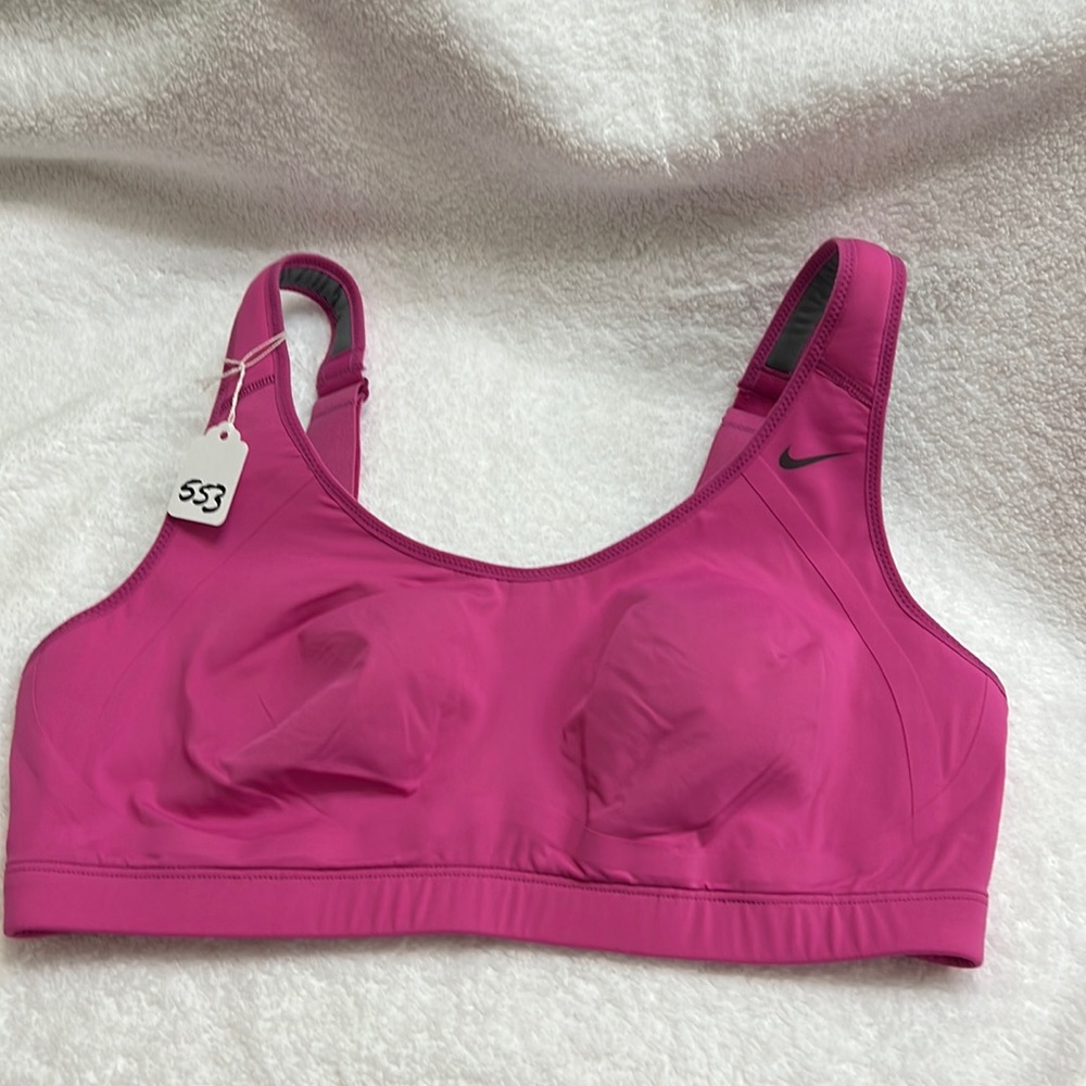 NWOT NIKE SPORTS BRA SIZE 36D